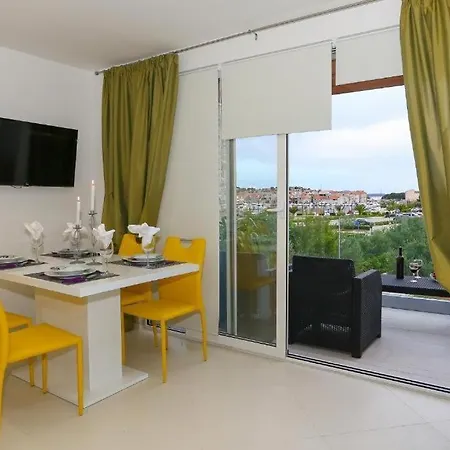 Apartament In Tribunj With Sea View, Balcony, Air Conditioning, Wifi 4953-3 *