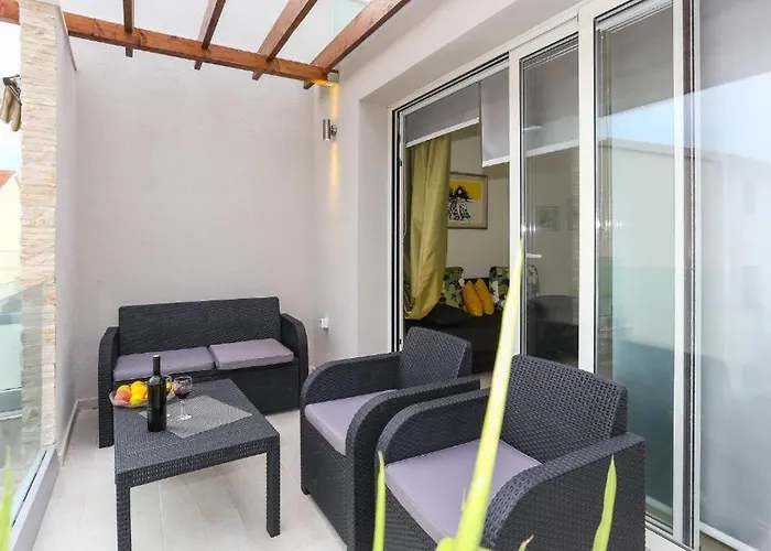 In Tribunj With Sea View, Balcony, Air Conditioning, Wifi 4953-3 *